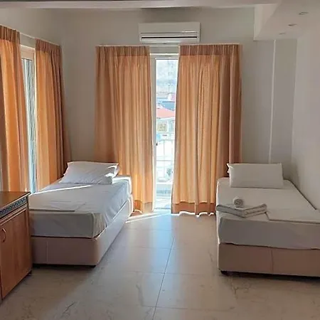 Hotel Nydri Beach فندق نيدري