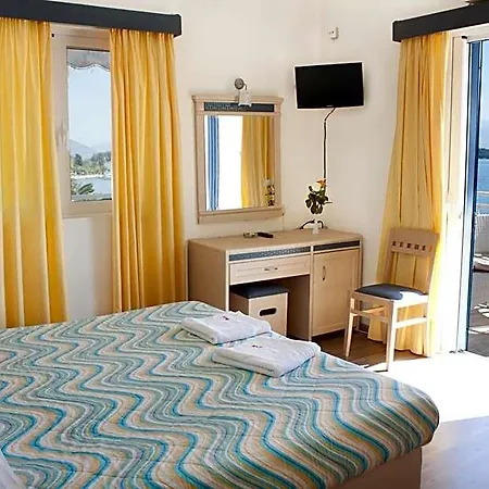 فندق Hotel Nydri Beach 2*