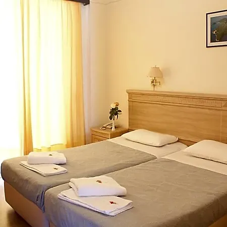 Hotel Nydri Beach فندق 2*