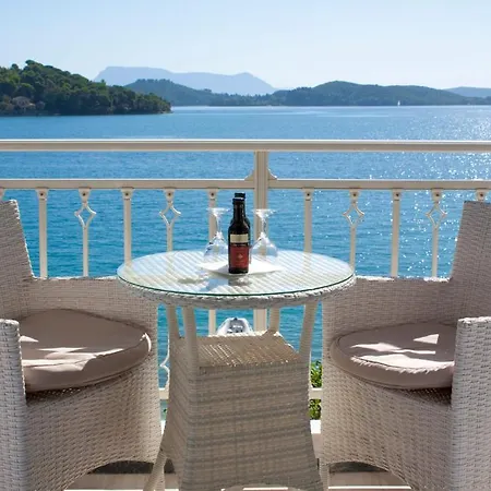 فندق Hotel Nydri Beach